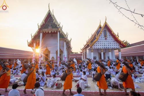 ภาพ No.110514:พิธีต้อนรับพระธรรมยาตรา ในโครงการธรรมยาตรากตัญญูบูชา มหาปูชนียาจารย์ พระมงคลเทพมุนี(สด จนฺทสโร) พระผู้ปราบมาร อนุสรณ์สถาน 7 แห่ง ปีที่ 12 วันที่ 11 มกราคม พ.ศ. 2567 ณ อนุสรณ์สถานลำดับที่ 3 สถานที่เกิดใหม่ในเพศสมณะ วัดสองพี่น้อง จ.สุพรรณบุรี