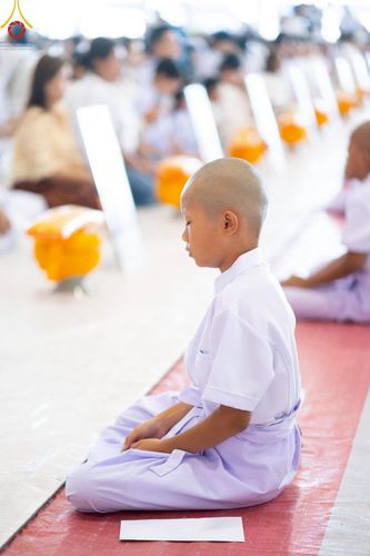 ภาพ No.215077:วันเสาร์ที่ 5 เมษายน พ.ศ. 2568 พิธีเวียนประทักษิณรอบพระมหาธรรมกายเจดีย์  พิธีวันทาเจดีย์ พิธีขอขมาและมอบผ้าไตร ในโครงการบรรพชาสามเณรฟื้นฟูพระพุทธศาสนาทั่วไทย , โครงการหน่อแก้วเปรียญธรรม รุ่นที่ 13 ,  โครงการสามเณรยุวธรรมทายาท รุ่นที่ 33 , โครงการสามเณรมั