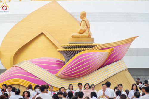 ภาพ No.118592:พิธีตักบาตรพระธรรมยาตรา ปีที่ 12 ณ อนุสรณ์สถานลำดับที่ 5 สถานที่เผยแผ่วิชชาธรรมกายครั้งแรก อนุสรณ์สถานบางปลา จ.นครปฐม วันที่ 25 มกราคม พ.ศ. 2567
