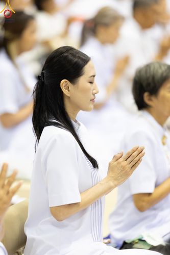 ภาพ No.143520:พิธีตักบาตร ข้าวสารอาหารแห้ง ณ บ้านแก้วเรือนทองคุณยายฯ และ พิธีบูชาข้าวพระ  ณ สภาธรรมกายสากล วัดพระธรรมกาย วันอาทิตย์ที่ 7 กรกฎาคม พ.ศ. 2567