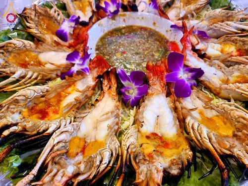 ภาพ No.204412:พิธีถวายภัตตาหารเป็นสังฆทาน แด่พระธรรมยาตรา ณ วัดพระธรรมกาย ตำบลคลองสาม อำเภอคลองหลวง จังหวัดปทุมธานี ในโครงการธรรมยาตรา กตัญญูบูชา มหาปูชนียาจารย์ พระมงคลเทพมุนี(สด จนฺทสโร) พระผู้ปราบมาร อนุสรณ์สถาน 7 แห่ง ปีที่ 13 วันที่ 31 มกราคม พ.ศ. 2568