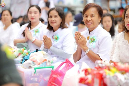 ภาพ No.245375:วันอาทิตย์ที่ 14 กันยายน พ.ศ. 2568 ตักบาตรพระ 555 รูป มหากุศล  น้อมถวายเป็นพุทธบูชา ณ หอนาฬิกาเบตง อ.เบตง จ.ยะลา