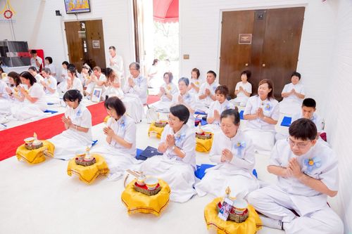 ภาพ No.252363:วันที่ 4-5 ตุลาคม พ.ศ. 2568  วัดพระธรรมกายแคลิฟอร์เนีย ประเทศสหรัฐอเมริกา ได้จัดพิธีตัดปอยผม โดยคณะสงฆ์ ญาติ ๆ และสาธุชน ให้กับนาคธรรมทายาท 8 ท่าน และได้จัดพิธีบรรพชา-อุปสมบท ฉลองพิธีทอดกฐินบรมจักรพรรดิ สร้างอุโบสถ 82 ปี บูชาธรรมหลวงพ่อธัมมชโย