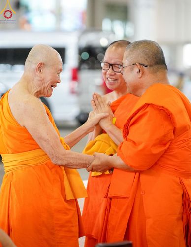 ภาพ No.147179:พิธีมุทิตาสักการะพระภิกษุ ผู้สอบได้เปรียญธรรม 9 ประโยคระดับโลกปีที่ 36, พิธีมอบโล่เกียรติยศและทุนการศึกษา สำนักเรียนบาลีดีเด่นทั่วประเทศ, พิธีถวายมหาสังฆทานคณะสงฆ์ 2,000 กว่าวัด ทั่วประเทศ ปีที่ 24, พิธีถวายไทยธรรมคณะสงฆ์ 323 วัด 4 จังหวัดชายแดนภาคใต้