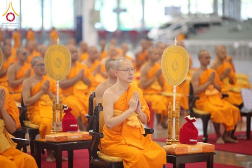ภาพ No.237566:วันอาทิตย์ที่ 10 สิงหาคม พ.ศ.2568 พิธีมอบใบประกาศเกียรติคุณ โครงการสอบบาลี "ฉลองแชมป์" บูชาธรรม 80 ปี หลวงพ่อธัมมชโย ประจำปี 2568 และ พิธีมอบดวงแก้วสามเณรทรงบาลีไวยากรณ์ ณ สภาธรรมกายสากล วัดพระธรรมกาย ปทุมธานี