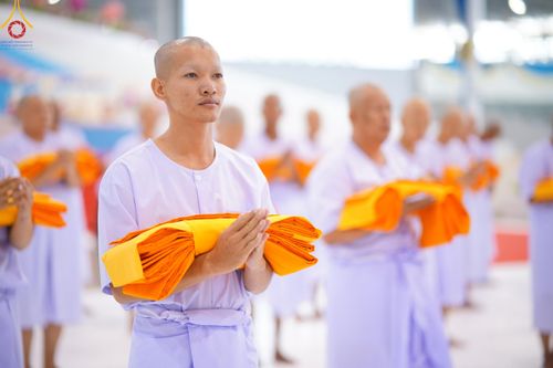 ภาพ No.180665:พิธีบรรพชาอุปสมบท โครงการอุปสมบทบูชาธรรมมหาปูชนียาจารย์ ประจำปีพุทธศักราช 2567 วันเสาร์ที่ 7 ธันวาคมพ.ศ. 2567 ณ วัดพระธรรมกาย จ.ปทุมธานี
