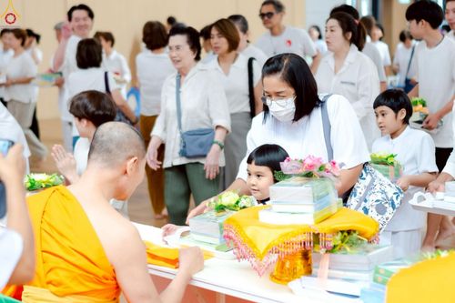 ภาพ No.225472:วันอาทิตย์ที่ 18 พฤษภาคม พ.ศ. 2568 พิธีร่วมบุญการศึกษา พระภิกษุ สามเณร ณ ห้องแก้วสารพัดนึก 2 วัดพระธรรมกาย