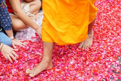 ภาพ No.128323:พิธีอัญเชิญพระบรมสารีริกธาตุ " ใจกลางเมืองนครหาดใหญ่ " เพื่อประดิษฐาน ณ มหารัตนเจดีย์สิริปทุมสวรรค์ (เจดีย์อริยพุทธะ 5 พระองค์) ศูนย์ปฏิบัติธรรมภาคใต้ อ.บางกล่ำ จ.สงขลา  วันที่ 9 มีนาคม พ.ศ.2567 (ชุดที่ 1)