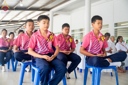 ภาพ No.156273:พิธีถวายสังฆทานแด่คณะสงฆ์ 323 วัด 4 จังหวัดชายแดนภาคใต้ ปีที่ 20 ครั้งที่ 173 พิธีมอบกองทุนหนุนแรงใจช่วยครูใต้ ปีที่ 17 ครั้งที่ 137 วันเสาร์ที่ 21 กันยายน พ.ศ.2567 ณ ศูนย์ปฏิบัติธรรมภาคใต้ อ.บางกล่ำ จ.สงขลา