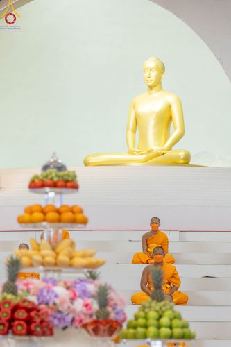 ภาพ No.105457:พิธีปฏิบัติธรรมและพิธีบูชาข้าวพระ ในวันจันทร์ที่ 1 มกราคม พ.ศ. 2567 ณ สภาธรรมกายสากล วัดพระธรรมกาย