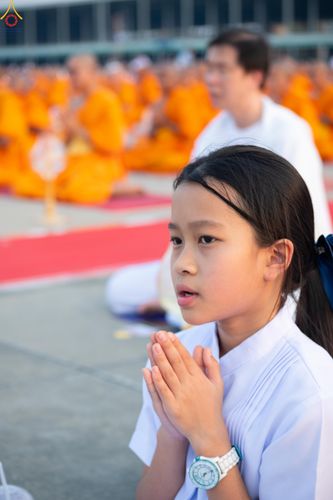 ภาพ No.307728:วันที่ 31 มกราคม พ.ศ. 2569 พิธีจุดประทีปธรรมถวายเป็นพุทธบูชา  และบูชาธรรมมหาปูชนียาจารย์ (ภาพชุดที่ 2) ณ วัดพระธรรมกาย ปทุมธานี ในโครงการธรรมยาตรา กตัญญูบูชา มหาปูชนียาจารย์ พระมงคลเทพมุนี(สด จนฺทสโร) พระผู้ปราบมาร อนุสรณ์สถาน 7 แห่ง ปีที่ 14