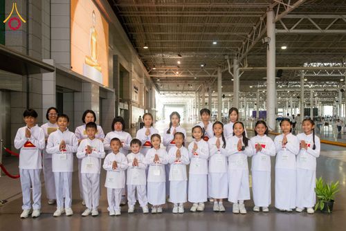 ภาพ No.321572:วันอาทิตย์ที่ 12 เมษายน พ.ศ.2569 กิจกรรมงานบุญวันอาทิตย์ สาธุชนปฏิบัติธรรมร่วมกัน ณ ห้องแก้วสารพัด 1 วัดพระธรรมกาย ปทุมธานี