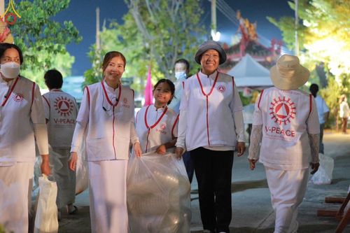 ภาพ No.204211:V.52 สารพัดV สารพัดดี ที่วัดสองพี่น้อง ในโครงการธรรมยาตรา กตัญญูบูชา มหาปูชนียาจารย์ พระมงคลเทพมุนี(สด จนฺทสโร) พระผู้ปราบมาร อนุสรณ์สถาน 7 แห่ง ปีที่ 13 ระหว่างวันที่ 2-31 มกราคม พ.ศ. 2568