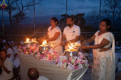 ภาพ No.141240:PhotoStory มหาศรัทธา ธรรมยาตราศรีลังกา EP.6 พิธีจุดวิสาขประทีป 6 วัด ถวายเป็น พุทธบูชา  โครงการสยาม-ลังกา ธรรมยาตรา  ฉลองเทศกาลวิสาขบูชาแห่งชาติ ศรีลังกา  บูชาธรรม 80 ปี หลวงพ่อธัมมชโย วันที่ 16 พฤษภาคม พ.ศ. 2567