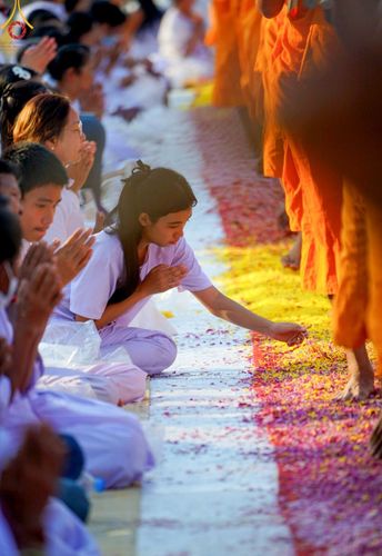 ภาพ No.110581:พิธีต้อนรับพระธรรมยาตรา ในโครงการธรรมยาตรากตัญญูบูชา มหาปูชนียาจารย์ พระมงคลเทพมุนี(สด จนฺทสโร) พระผู้ปราบมาร อนุสรณ์สถาน 7 แห่ง ปีที่ 12 วันที่ 11 มกราคม พ.ศ. 2567 ณ อนุสรณ์สถานลำดับที่ 3 สถานที่เกิดใหม่ในเพศสมณะ วัดสองพี่น้อง จ.สุพรรณบุรี