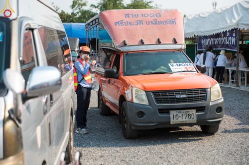 ภาพ No.117145:V.16 เป็นทีม การเตรียมงาน เก็บงาน การรับบุญของเจ้าหน้าที่หน่วยงานต่างๆ เพื่อโครงการธรรมยาตรา กตัญญูบูชามหาปูชนียาจารย์ พระมงคลเทพมุนี (สด จนฺทสโร) พระผู้ปราบมาร อนุสรณ์สถาน 7 แห่ง ปีที่ 12 ระหว่างวันที่ 2 - 31 มกราคม พ.ศ. 2567