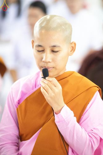 ภาพ No.207426:พิธีตักบาตร และปฏิบัติธรรมช่วงสาย ในวันมาฆบูชา วันพุธที่ 12 กุมภาพันธ์ พ.ศ. 2568 ณ วัดพระธรรมกาย จังหวัดปทุมธานี