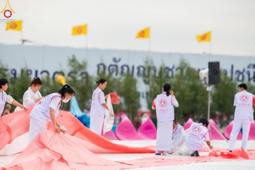 ภาพ No.119869:V.19 แกล้วกล้า การเตรียมงาน เก็บงาน การรับบุญของเจ้าหน้าที่หน่วยงานต่างๆ เพื่อโครงการธรรมยาตรา กตัญญูบูชามหาปูชนียาจารย์ พระมงคลเทพมุนี (สด จนฺทสโร) พระผู้ปราบมาร อนุสรณ์สถาน 7 แห่ง ปีที่ 12 ระหว่างวันที่ 2 - 31 มกราคม พ.ศ.2567