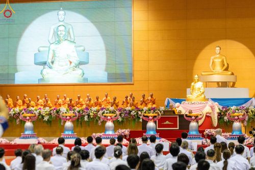 ภาพ No.160316:พิธีทอดผ้าป่าสมทบกฐินวัดพระธรรมกาย และสมทบกฐิน 30,000 วัดทั่วไทย ครั้งที่ 3 ณ สภาธรรมกายสากล วัดพระธรรมกาย วันพฤหัสบดีที่ 10 ตุลาคม พ.ศ. 2567