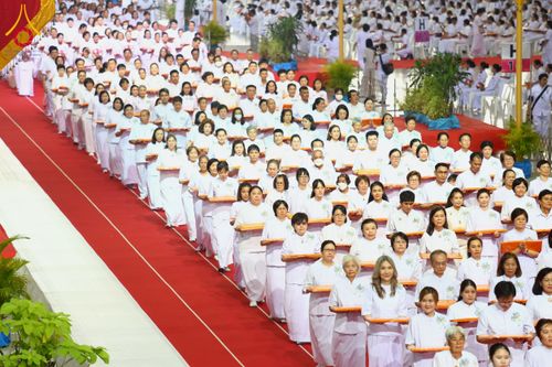 ภาพ No.215582:วันอาทิตย์ต้นเดือนที่ 6 เมษายน พ.ศ. 2568 ขบวนอัญเชิญผ้าป่าสมทบ มหาสังฆทาน 40,000 กว่าวัดทั่วประเทศ ณ สภาธรรมกายสากล วัดพระธรรมกาย