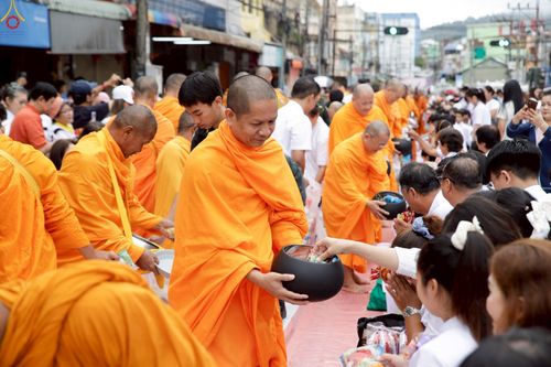 ภาพ No.245442:วันอาทิตย์ที่ 14 กันยายน พ.ศ. 2568 ตักบาตรพระ 555 รูป มหากุศล  น้อมถวายเป็นพุทธบูชา ณ หอนาฬิกาเบตง อ.เบตง จ.ยะลา