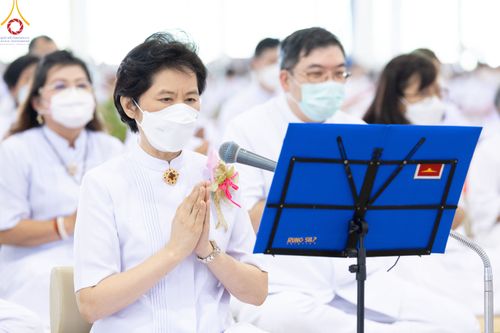 ภาพ No.78937:พิธีตักบาตร ข้าวสารอาหารแห้ง พิธีบูชาข้าวพระ ในวันอาทิตย์ต้นเดือนที่ 2 เมษายน พ.ศ. 2566