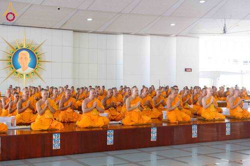 ภาพ No.329917:วันที่ 23 พฤษภาคม พ.ศ. 2569 พิธีถวายภัตตาหารเมนูสวรรค์ เพื่อการบรรลุธรรม ณ หอฉันคุณยายอาจารย์ฯ วัดพระธรรมกาย จังหวัดปทุมธานี