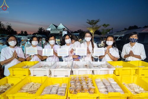 ภาพ No.72615:พิธีถวายภัตตาหารเป็นสังฆทาน แด่คณะพระธรรมยาตราฯ ในโครงการธรรมยาตรากตัญญูบูชา มหาปูชนียาจารย์ พระมงคลเทพมุนี(สด จนฺทสโร) พระผู้ปราบมาร อนุสรณ์สถาน 7 แห่ง ปีที่ 11 วันที่ 19 มกราคม พ.ศ. 2566