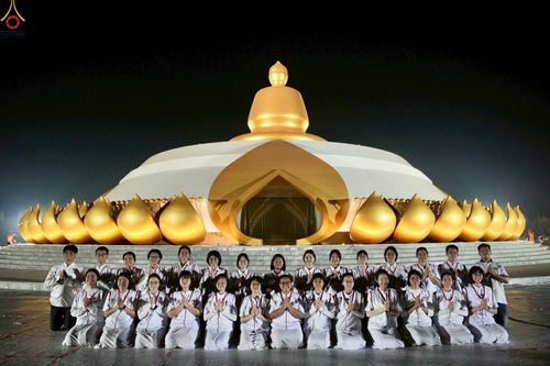 ภาพ No.306621:ภาพเบื้องหลังอาสาสมัครรวมใจ ชุดที่ 5 ในโครงการธรรมยาตรา กตัญญูบูชา มหาปูชนียาจารย์ พระมงคลเทพมุนี(สด จนฺทสโร) พระผู้ปราบมาร อนุสรณ์สถาน 7 แห่ง ปีที่ 14