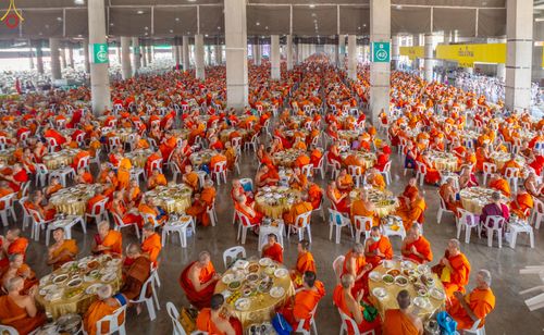 ภาพ No.323773:วันที่ 22 เมษายน พ.ศ.2569(วันคุ้มครองโลก) งานถวายมหาสังฆทาน 40,000 กว่าวัดทั่วประเทศ คณะสงฆ์ฉันภัตตาหารเพล