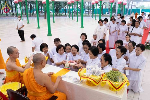 ภาพ No.309047:วันอาทิตย์ที่ 8 กุมภาพันธ์ พ.ศ. 2569  พิธีต้อนรับพระบัญชาสมเด็จพระสังฆราช แต่งตั้ง  “พระครูปลัดรัตนวีรวัฒน์” (รังสฤษดิ์ อิทฺธิจินฺตโก) เจ้าอาวาสวัดพระธรรมกาย ให้ดำรงตำแหน่ง “ที่ปรึกษาเจ้าคณะจังหวัดปทุมธานี”