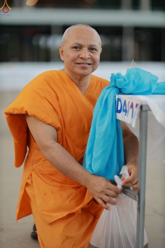 ภาพ No.320414:วันที่ 9 เมษายน พ.ศ.2569 การเตรียมงาน มัดถุงน้ำ ถ่วงขาโต๊ะไทยธรรม เพื่องานถวายมหาสังฆทาน 40,000 กว่าวัดทั่วประเทศ วันคุ้มครองโลก 22 เมษายน พ.ศ.2569 วัดพระธรรมกาย