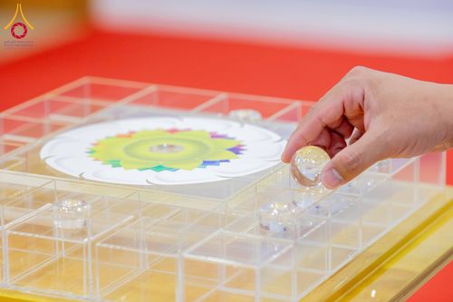 ภาพ No.313279:วันอาทิตย์ที่ 8 มีนาคม พ.ศ. 2569 พิธีสมโภชรูปเหมือนพระมงคลเทพมุนี (สด จนฺทสโร) และพิธีทอดผ้าป่าสามัคคีเพื่อสร้างวิหารพระมงคลเทพมุนี ณ วัดพุทธเคปทาวน์ ประเทศแอฟริกาใต้