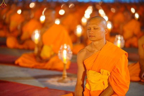 ภาพ No.308058:วันที่ 31 มกราคม พ.ศ. 2569 พิธีจุดประทีปธรรมถวายเป็นพุทธบูชา  และบูชาธรรมมหาปูชนียาจารย์ (ภาพชุดที่ 3) ณ วัดพระธรรมกาย ปทุมธานี ในโครงการธรรมยาตรา กตัญญูบูชา มหาปูชนียาจารย์ พระมงคลเทพมุนี(สด จนฺทสโร) พระผู้ปราบมาร อนุสรณ์สถาน 7 แห่ง ปีที่ 14