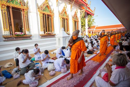ภาพ No.70741:พิธีต้อนรับพระธรรมยาตรา ในโครงการธรรมยาตรากตัญญูบูชา มหาปูชนียาจารย์ พระมงคลเทพมุนี(สด จนฺทสโร) พระผู้ปราบมาร อนุสรณ์สถาน 7 แห่ง ปีที่ 11 วันที่ 14 มกราคม พ.ศ. 2566 ณ อนุสรณ์สถานลำดับที่ 3 สถานที่เกิดในเพศสมณะ วัดสองพี่น้อง อ.สองพี่น้อง จ.สุพรรณบุรี