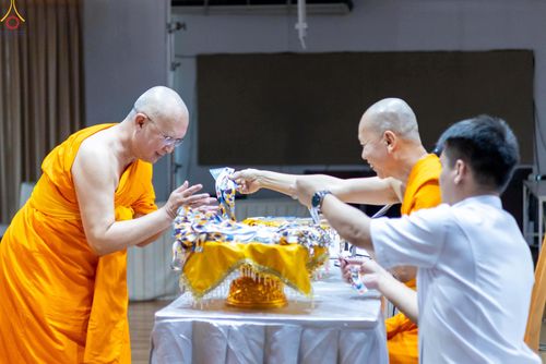 ภาพ No.319970:วันที่ 6 เมษายน พ.ศ.2569 ทีมจัดภัตตาหารประชุมเตรียมงานถวายมหาสังฆทาน 40,000 กว่าวัดทั่วประเทศ บูชาธรรม 82 ปี หลวงพ่อธัมมชโย