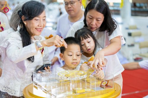 ภาพ No.315701:วันอาทิตย์ ที่ 22 มีนาคม พ.ศ. 2569 พิธีทอดผ้าป่าฉลองพระประธาน พิธีประดิษฐานพระบรมสารีริกธาตุในองค์พระประธาน พิธีจารึกชื่อบรรจุในแผ่นฌาน ณ ศูนย์ปฏิบัติธรรมสมุทรปราการ (บางบ่อ)