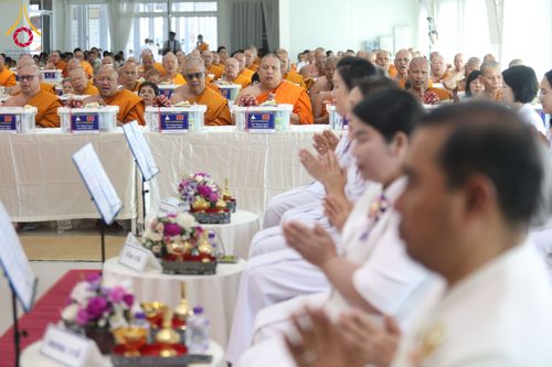 ภาพ No.290311:วันอังคารที่ 6 มกราคม พ.ศ. 2569 พิธีเจริญพุทธมนต์ ปฏิบัติธรรม มอบทุนการศึกษา ถวายสังฆทาน 142 วัด ณ ศูนย์ปฏิบัติธรรมพระมงคลเทพมุนี อ.สองพี่น้อง จ.สุพรรณบุรี
