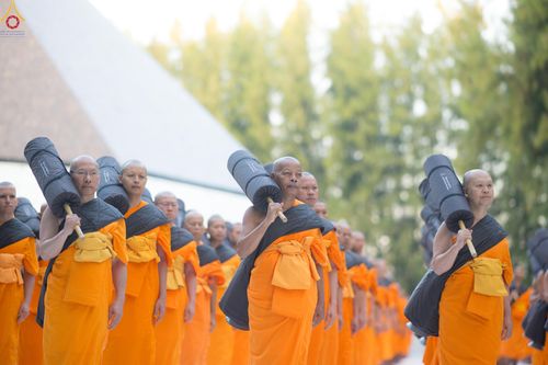 ภาพ No.288471:วันที่ 4 มกราคม พ.ศ. 2569 พระธรรมยาตราปฏิบัติธรรม และถ่ายภาพหมู่ประวัติศาสตร์ ในโครงการธรรมยาตรา กตัญญูบูชา มหาปูชนียาจารย์ พระมงคลเทพมุนี(สด จนฺทสโร) พระผู้ปราบมาร อนุสรณ์สถาน 7 แห่ง ปีที่ 14 ณ อนุสรณ์สถานมหาวิหารพระมงคลเทพมุนี (โลตัสแลนด์) อ.สองพี่น้อง