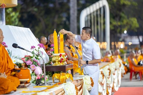 ภาพ No.282474:วันที่ 19 -20 ธันวาคม พ.ศ.2568 เบื้องหลังความสำเร็จ ของการจัดงานตักบาตร พระ 10,000 รูป Skywalk กาญจนบุรี