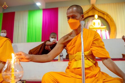 ภาพ No.76542:คณะสงฆ์และสามเณรบังกลาเทศ ปฎิบัติธรรมและจุดโคมประทีปถวายเป็นพุทธบูชา วันที่ 17 กุมภาพันธ์ พ.ศ. 2566