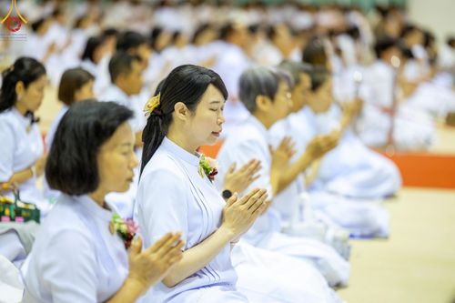 ภาพ No.188002:พิธีบูชาข้าวพระ วันขึ้นปีใหม่ 2568 ณ วัดพระธรรมกาย จ.ปทุมธานี วันที่ 1 มกราคม พ.ศ. 2568