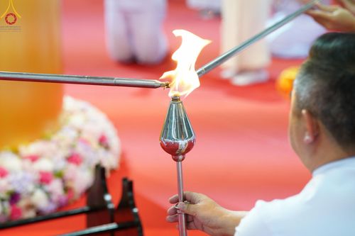 ภาพ No.148916:พิธีปฎิบัติธรรมและ พิธีจุดเทียนใจ ไฟนิรันดร์ อนันตชัย วันอาทิตย์ที่ 11 สิงหาคม พ.ศ. 2567 วัดพระธรรมกาย จ.ปทุมธานี