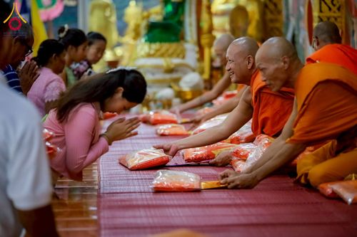 ภาพ No.275419:วันที่ 5 พฤศจิกายน พ.ศ. 2568 พิธีทอดกฐินสามัคคีทั่วไทย ณ วัดหนองสระแก ต.บึงกอก อ.บางระกำ จ.พิษณุโลก โดยคณะศิษยานุศิษย์ บูชาธรรม 81 ปี หลวงพ่อธัมมชโย