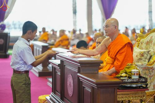 ภาพ No.125619:พิธีมอบโล่และทุนการศึกษา โครงการโรงเรียนส่งเสริมศีลธรรม  "นักบุญขุนเขา" ครั้งที่ ๒ ณ อาคารธรรมสภา วัดบ้านขุน ตำบลบ่อหลวง อำเภอฮอด จังหวัดเชียงใหม่ วันอังคารที่ ๒๗ กุมภาพันธ์ พ.ศ.๒๕๖๗