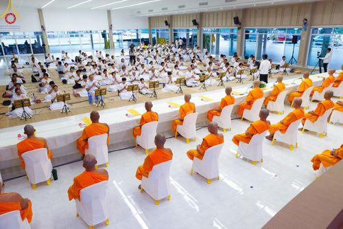 ภาพ No.127820:พิธีถวายภัตตาหารเป็นสังฆทาน แด่คณะพระธรรมยาตราฯ ในโครงการธรรมยาตราอัญเชิญพระบรมสารีริกธาตุ ประดิษฐาน ณ มหารัตนเจดีย์สิริปทุมสวรรค์ อ.บางกล่ำ จ.สงขลา วันที่ 9 มีนาคม พ.ศ. 2567