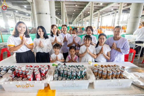 ภาพ No.123566:พิธีถวายสลากภัต แด่พระภิกษุสงฆ์ เพื่อโครงการธรรมยาตรา กตัญญูบูชา มหาปูชนียาจารย์ พระมงคลเทพมุนี (สด จนฺทสโร) พระผู้ปราบมาร อนุสรณ์สถาน 7 แห่ง ปีที่ 12 ระหว่างวันที่ 2 - 31 มกราคม พ.ศ.2567