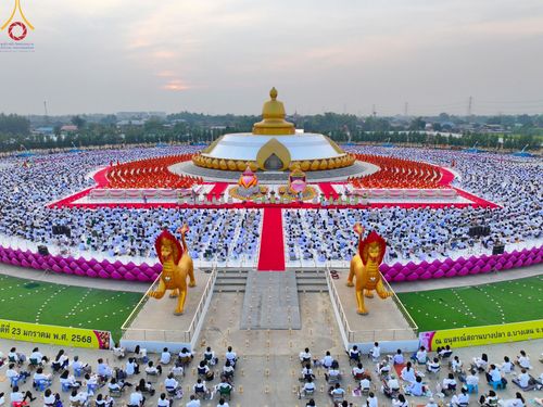 ภาพ No.200593:พิธีจุดประทีปถวายเป็นพุทธบูชา และบูชาธรรมมหาปูชนียาจารย์ ณ อนุสรณ์สถานบางปลา วัดบางปลา อำเภอบางเลน จังหวัดนครปฐม ในโครงการธรรมยาตรา กตัญญูบูชา มหาปูชนียาจารย์ พระมงคลเทพมุนี(สด จนฺทสโร) พระผู้ปราบมาร อนุสรณ์สถาน 7 แห่ง ปีที่ 13 วันที่ 23 มกราคม พ.ศ. 2568