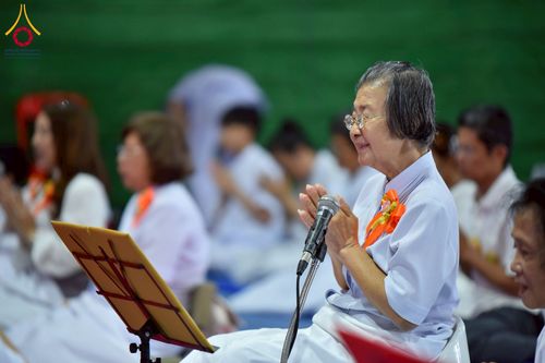 ภาพ No.238083:วันอังคารที่ 12 สิงหาคม พ.ศ. 2568 กิจกรรมวันแม่แห่งชาติ พิธีเปิดห้องปฎิบัติธรรม "กลางใส ใจสว่าง" (World Inner Peace Meditation Room) พิธีลูกกราบคุณแม่-คุณพ่อ พิธีทอดผ้าป่ากองทุนเลี้ยงพระ&กฐิน 30,000 วัด(บูชาธรรมหลวงพ่อ) พิธีไถ่โคท้อง 2 ตัว  ณ วิหารคด 2 ว