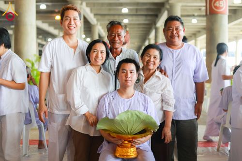 ภาพ No.143930:พิธีตัดปอยผมและปลงผมธรรมทายาท รุ่นเข้าพรรษา ณ มหาวิหารคด คอร์ 16 วัดพระธรรมกาย วันอาทิตย์ที่ 7 กรกฎาคม พ.ศ. 2567